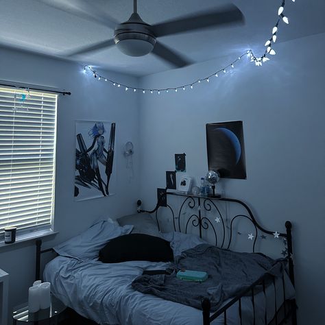 Navy Blue Cozy Bedroom, Black And Blue Bedroom Aesthetic, Small Dark Bedroom Aesthetic, Room Inspo Blue Aesthetic, Navy Blue Aesthetic Bedroom, Dark Ocean Themed Bedroom, Black And Grey Dorm Room, Blue Room Asthetics, Korean Dorm Room Aesthetic