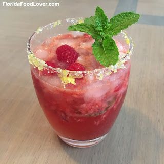 Whiskey Smash, Florida Food, Whiskey Drinks, Cocktail Recipe, Adult Drinks, A Drink, Cocktail Recipes, Punch Bowl, Food Lover