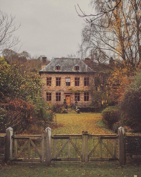 English Cottage Dreams! Old Stone, English Cottage, House Goals, Autumn Aesthetic, Manor House, Pretty Places, In The Fall, My Dream Home, Future House