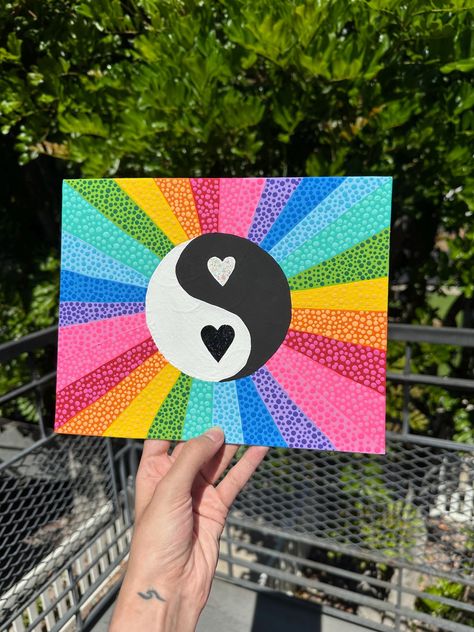 Positive Canvas Painting Ideas, Trippie Art, Things To Paint On Canvas Trippy Easy, Cool Hippie Art, Painting Ideas On Canvas Simple, Diy Posters, Trippy Canvas Art Diy, Trippy Painting Ideas Simple, Things To Paint On Canvas Trippy