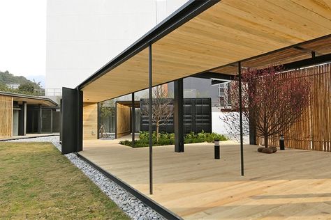 Hong Kong's Community Green Station blends bamboo screens and shipping containers - Sha Tin, Hong Kong Open Space Architecture, Mountain Architecture, Timber Cabin, Bamboo Screening, Bamboo Architecture, Architecture Art Design, Architectural Services, Modular Building, Shipping Containers