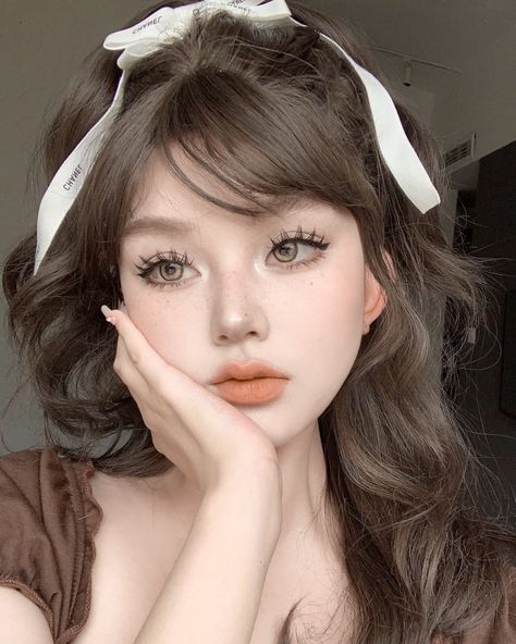 Hairstyle For Bridal, Bambi Beauty, Bambi Makeup, Juda Hairstyle, Brown Makeup Looks, Soft Girl Makeup, Asian Makeup Looks, Makeup Face Charts, Ethereal Makeup