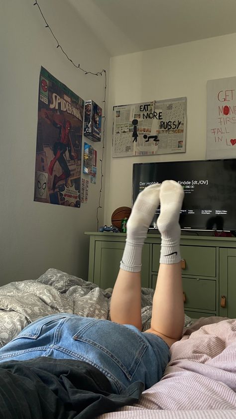 Awkward Pictures, Socks Aesthetic, Foot Socks, Cute Sneakers, Cozy Socks, White Socks, I Love Girls, Fashion Socks, Socks Women