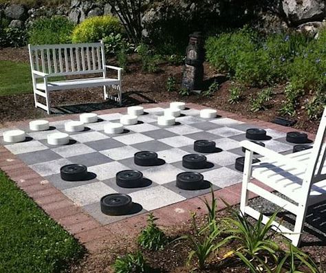 Jogo de damas gigante Outdoor Checkers, Small Backyard Decks, Landscape Gardening, نباتات منزلية, College Courses, Outdoor Diy Projects, Have Inspiration, Backyard Playground, Decks Backyard