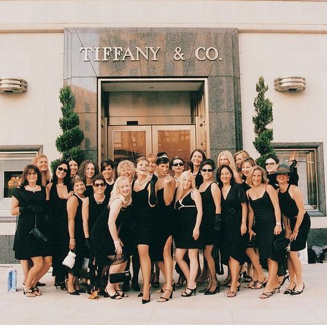 Bridal Shower Breakfast At Tiffanys, Audrey Hepburn Party, Bridal Shower Breakfast, Breakfast At Tiffany's Dress, Breakfast At Tiffanys Party Ideas, Tiffany Themed Bridal Shower, Roman Photography, Tiffany Birthday Party, Tiffany Birthday