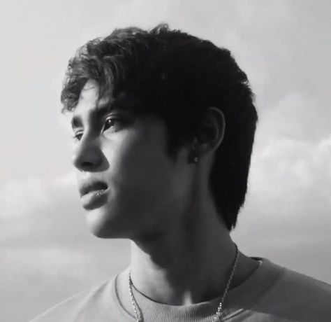 Dony Pangilinan, Donny Pangilinan Wallpaper, Black Coquette, Donny Pangilinan, Ghost Pictures, Ideal Boyfriend, Photography Poses For Men, Film Production, Tv Channel