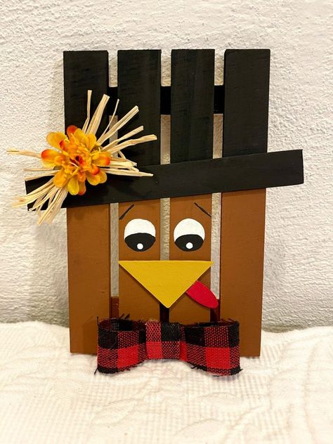 DIY Dollar Tree Pallet Turkey - Creating Through Chaos Dollar Tree Mini Pallet Crafts Fall, Dollar Tree Turkey Craft, Wood Turkey Diy, Wooden Turkey Crafts, Thanksgiving Wood Crafts Diy, Thanksgiving Dollar Tree Diy, Dollar Tree Crate Crafts, Pallet Crafts Ideas, Dollar Tree Pallet Crafts