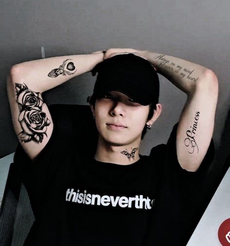 Idk who edited it... 🤯 Always On My Mind, Boyfriend Pictures, Pop Group, Skull Tattoo, Photo Editing, Tattoos, Women's Top