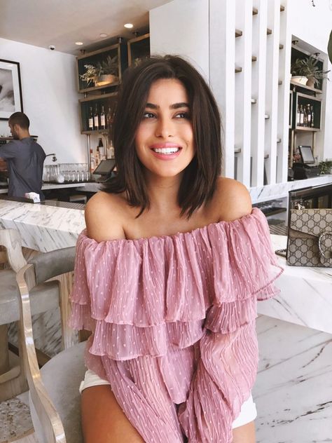 short hair, mistakes, hair, sazan hendrix, sazan, fashion, beauty, hairstyles, tips, how to style, tips for styling, fall hair, 2017 trends, beauty, makeup, affordable finds, storets, fall fashion, pretty, pinterest Sazan Hendrix Hair, Sazan Hendrix, Bright Blonde Hair, 2017 Trends, Olive Skin Tone, Hair Mistakes, Beauty Hairstyles, Colors For Skin Tone, Bright Blonde