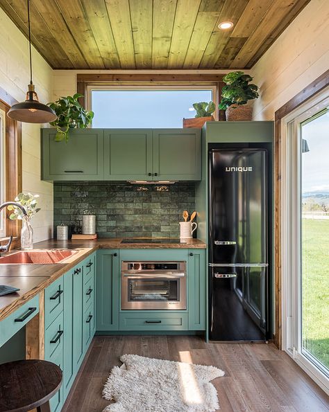 Tiny House Builder | Summit Tiny Homes | British Columbia Mini Chalet, Built In Couch, Huge Kitchen, Tiny House Inspiration, Tiny House Kitchen, Casa Container, Mobil Home, Tiny Spaces, Tiny House Interior