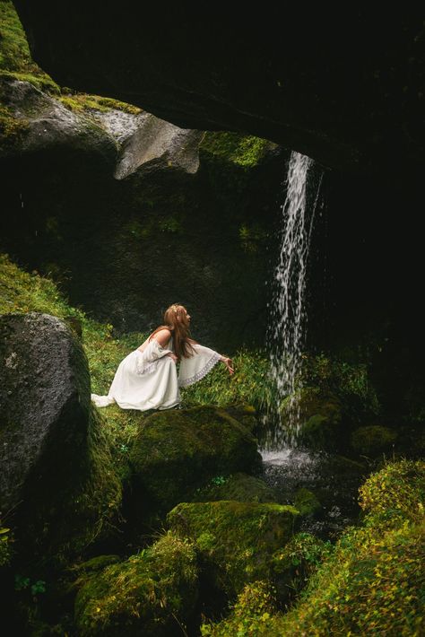 Ethereal Photoshoot Fairytale, Black Ethereal Aesthetic, Fairytale Photography Princesses, Ethereal Poses, Ethereal Photography, Fairy Photoshoot, Unique Senior Pictures, Water Shoot, Forest Waterfall