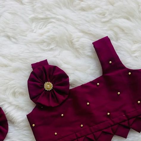 Baby Girl Blouse Designs, Baby Blouse Designs, Golden Blouse Design, Traditional Baby Dresses, Baby Skirts, Pattu Pavadai Designs, Indian Dresses For Kids, Onam Outfits, Posh Dresses