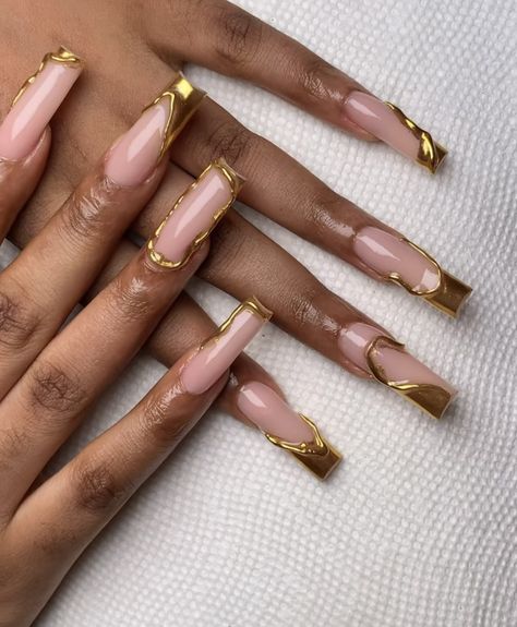 29th Birthday Nails, Pink And Gold Almond Nails, Long Almond Acrylic Nails Chrome, Pink And Gold Acrylics, Pink And Gold Nails Acrylic, Gold Nail Inspo Acrylic, Birthday Baddie Nails, Gold French Tip Stiletto Nails, Leo Inspired Nails