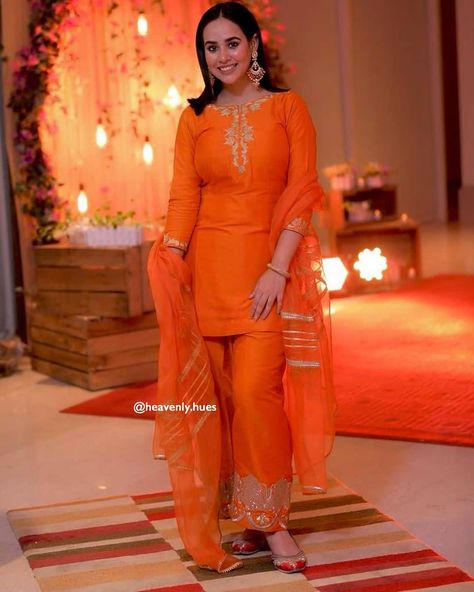 6,818 Likes, 27 Comments - punjabi suits ꪜ‍            ▫️ (@only.suit) on Instagram: “Follow my page @only.suit ✔️ @suit_patiala_shahi Follow admin @suit_patiala_shahi ....🌟🌟🌟🌟🌟…” Orange Suits Women Indian, Style Suits Women, Suits Women Indian, New Wedding Dress Indian, Designer Punjabi Suits Patiala, New Style Suits, Punjabi Suits Party Wear, Pakistani Beauty, Plazzo Suits