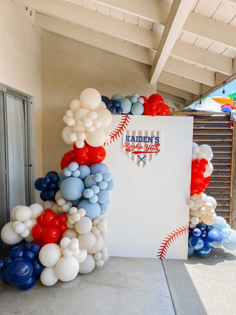 Dodgers Balloon Garland, Baseball Birthday Balloons, Rookie Of The Year Balloon Arch, Baseball Balloon Garland, Rookie Of The Year First Birthday, Sports Balloons, Baseball First Birthday Party, Birthday Event Ideas, Volleyball Birthday