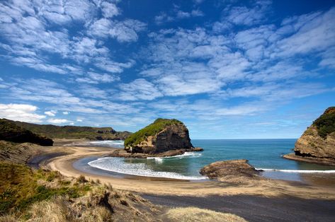 Bethells Beach, Plane Photography, New Zealand Beach, Sources Of Calcium, Nice Places, World Party, Travel Icon, New Zealand Travel, Cheap Travel