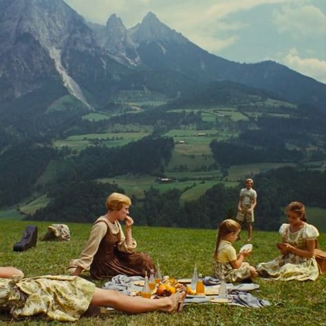 The Sound of Music (1965).
Director: Robert Wise.
DoP: Ted D. McCord. Sound Of Music Hills, Sound Of Music Aesthetic, 2024 Movies, Sound Of Music Movie, Daydream Believer, Where Eagles Dare, British Movies, Adventure Family, Stage Lights