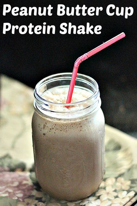 Peanut Butter Cup Protein Shake Dessert Smoothies, Pancakes Protein, Peanut Butter Protein Shake, Smoothie Recipies, 310 Nutrition, Milkshake Bar, Lunch Smoothie, Protein Smoothies, Protein Shake Smoothie