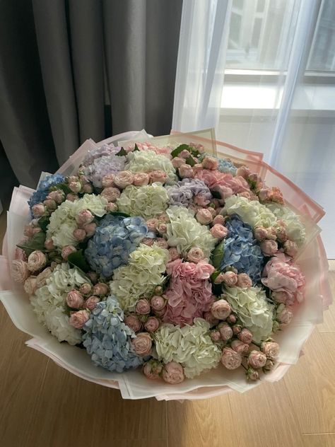 Hydrengas Bouquet, Roses And Hydrangea Bouquet, Flower Bouquet Hydrangea, Hydrangea Rose Bouquet, Hydrangea And Rose Bouquet, Bouquet With Hydrangea, Hydrangeas Bouquet, Bouquet Of Hydrangeas, Roses And Hydrangeas