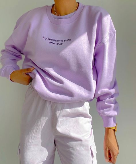 Franzi on Instagram: “Sweatshirt 👉🏾 ZARA  Pants 👉🏾 H&M” Outfit Ideas Korean, Outfit Oversize, Loungewear Outfits, Purple Sweatshirt, Purple Outfits, Sweatshirt Outfit, Hoodie Outfit, Pastel Purple, Zara Pants