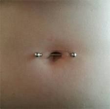 www.bodyjewelry.com #navelring #bellyring #bodyjewelry #piercings 3 Belly Button Piercing, Horizontal Belly Piercing, Gold Belly Button Rings, Different Ear Piercings, Meaningful Wrist Tattoos, Surface Piercing, Bellybutton Piercings, Cool Piercings, Cute Piercings