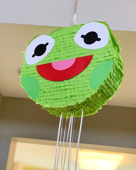 Lauren Traci on Instagram: “DIY Kermit piñata! 🐸🎊 Thank you YouTube tutorials! I’m so incredibly proud of this. And it worked! . It's a pull string piñata, because…” Pull Pinata, Cat Diy, Youtube Tutorials, You Youtube, Baby Party, Childrens Party, Birthday Theme, Novelty Lamp, Party Decorations