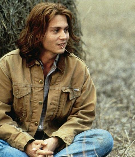 Johnny Depp from the movie "What's Eating Gilbert Grape" (1993) Leonardo Dicaprio The Departed, What’s Eating Gilbert Grape?, Johnny Depp Hairstyle, Best Drama Movies, Gilbert Grape, Tim Riggins, Barnabas Collins, Young Johnny Depp, Johnny Depp Movies