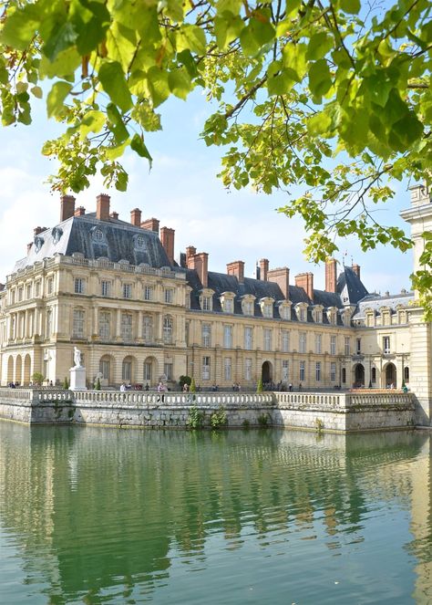 Chateau de Fountainbleu,France Chateau De Fountainbleu, Fontainbleu France, Fountainbleu France, Chateau House, Castles To Visit, Europe 2024, American Landscape, Castle Mansion, Paris Travel Tips