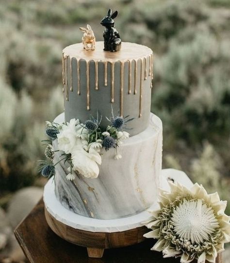 Trending-12 Sage Green Wedding Cakes to Love - Oh Best Day ... #wedding #weddingcake Sage Green Wedding Colors, Green Wedding Cake, Wedding Cake Photos, Green Wedding Colors, Marble Wedding, Sage Wedding, Fall Wedding Cakes, Sage Green Wedding