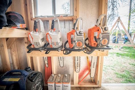 Pole Saw Storage, Chain Saw Storage Ideas, Chain Saw Storage, Chainsaw Rack, Chainsaw Organization Ideas, Lawn Tool Storage Ideas, Chainsaw Organization, Chainsaw Box Storage, Chainsaw Storage Ideas