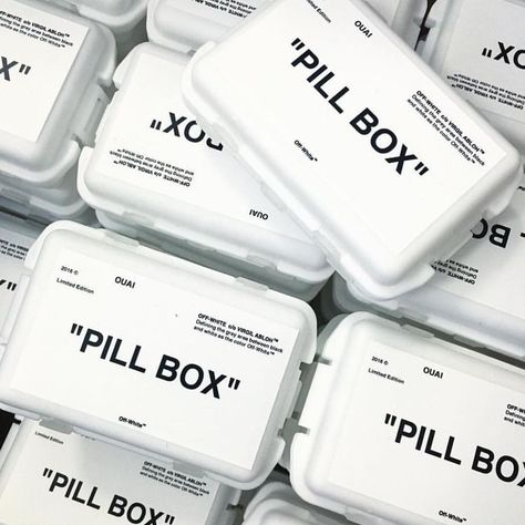 Pill Packaging, Box Beauty, Celebrity Hairstylist, Box Packaging Design, Packing Design, Pill Boxes, Creative Packaging, Packaging Design Inspiration, Packaging Box