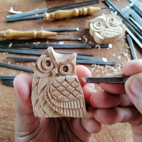 Diy Soap Carving, Owl Wood Carving, Wood Jewerly, Wood Wallet, Handmade Wood Crafts, Dremel Carving, Simple Wood Carving, Wood Jewelery, Woodworking Art