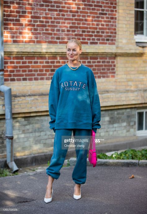 News Photo : Thora Valdimars wearing Rotate sweater and jogger... Copenhagen Fashion Week Street Style, Sport Chic Style, Copenhagen Fashion, Copenhagen Style, Copenhagen Fashion Week, Style Looks, Sport Chic, Fall Street Style, Cool Street Fashion