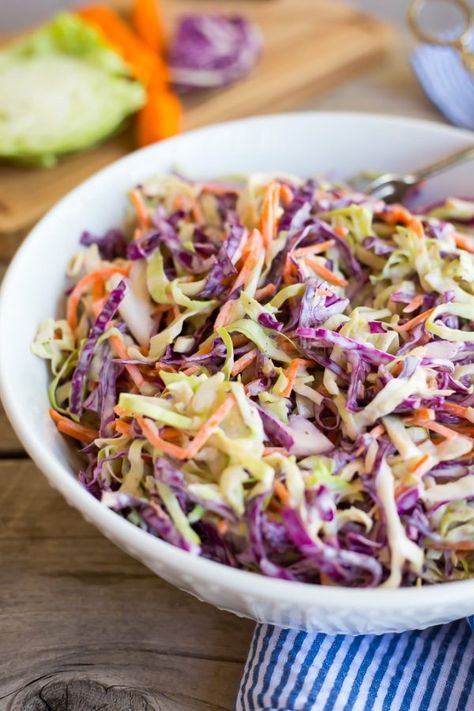 Creamy Greek Yogurt Coleslaw {Mayo Free} - She Likes Food Greek Yogurt Coleslaw, Yogurt Coleslaw, No Mayo Coleslaw, Vegan Coleslaw, Fresh Summer Salad, Bbq Dishes, Fresh Salad Recipes, Slaw Recipes, Veggie Bowl