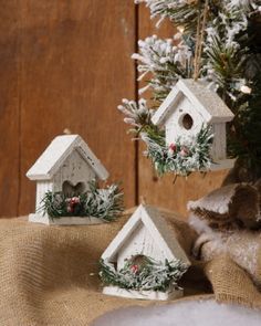 Diy Christmas Ornaments Rustic, Mini Birdhouse, Birdhouses Ideas, Snowy Village, Christmas Tree Village, Christmas Bird, House Ornaments, Christmas Ornament Crafts, Diy Christmas Tree