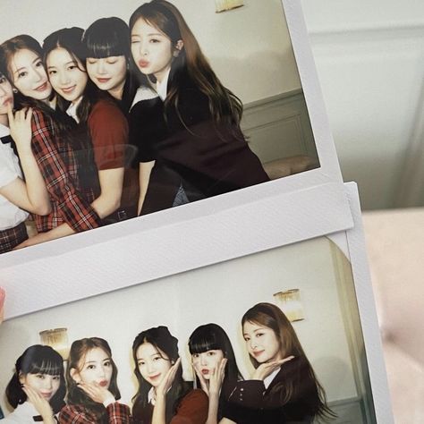 Lesserafim Wallpaper Ot5, Yunjin Instagram Update, Lesserafim Ot5, Yunjin Instagram, Le Sserafim Yunjin, Polaroid Photos, Kpop Posters, Brown Aesthetic, Group Photos