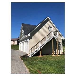 3 Car Garage and apartment - Traditional - Garage - Baltimore - by Stewart Homes, LLC | Houzz Garage With Upstairs, Garage And Apartment, Trex Steps, Hardiplank Siding, Upstairs Apartment, Hardy Plank Siding, Garage Pictures, Driveway Paving, Colonial Farmhouse