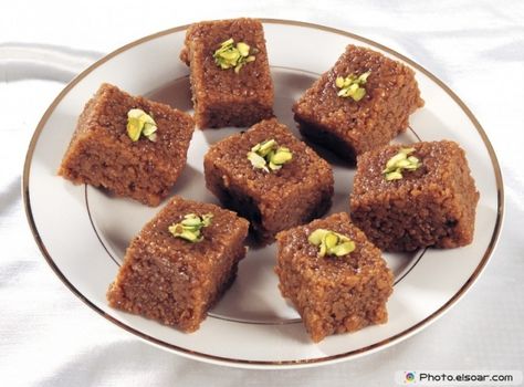 Habshi Halwa Cubes Sohan Halwa Recipe, Sohan Halwa, Gabriel Method, Unusual Dessert, Molasses Cake, Dessert Names, Urdu Recipe, Halwa Recipe, Special Desserts