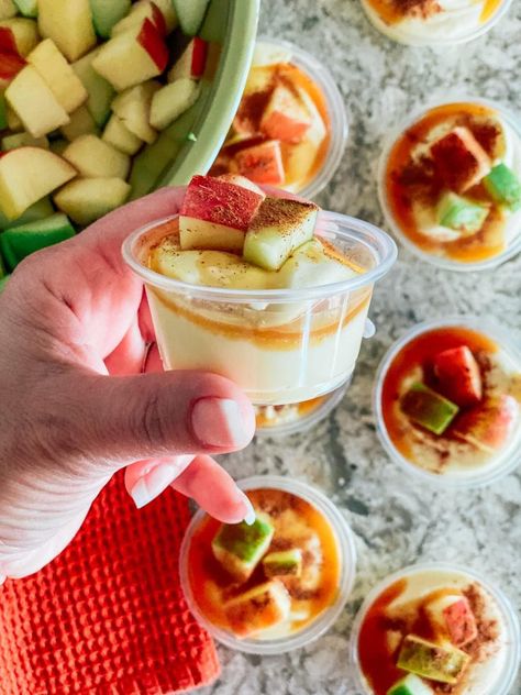 Apple Pie Pudding Shots | Courtesy of Lake Life State of Mind Apple Pie Pudding Shots Recipe, Pudding Shots Thanksgiving, Caramel Apple Pudding Shots, Thanksgiving Pudding Shots, Fall Pudding Shots, Whiskey Pudding Shots, Apple Pudding Shots, Apple Pie Pudding Shots, Halloween Pudding Shots