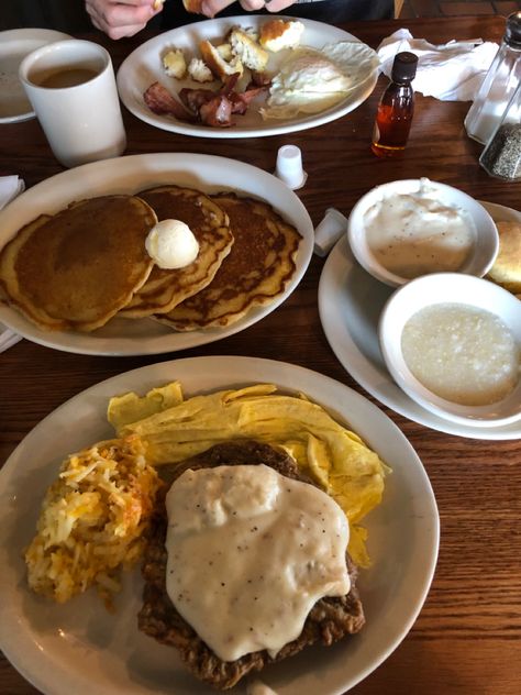 Cracker Barrel Food, Cracker Barrel Aesthetic, Barrel Aesthetic, Cracker Barrel Breakfast, Country Breakfast, Live Simple, Bday Wishlist, My Favorite Food, Pumpkin Latte