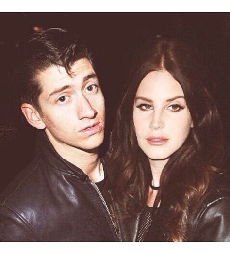 Alex Turner and Lana Del Rey Monkey Icon, Alex Arctic Monkeys, The Last Shadow Puppets, Last Shadow, Artic Monkeys, Lana Del Ray, Estilo Punk, Hozier, Alex Turner