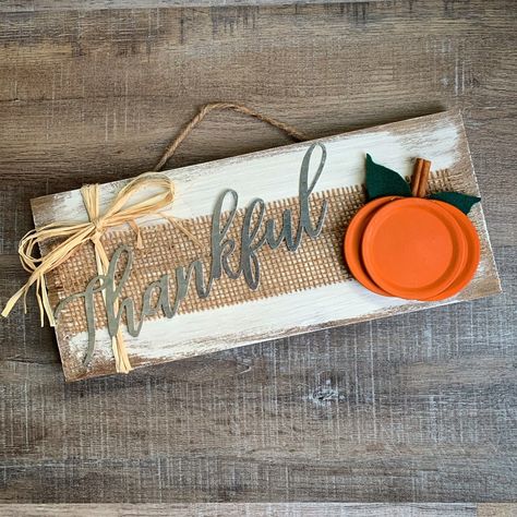 Farmhouse Thankful Wood Sign – Creating Me Fall Wood Crafts, Fall Deco, Pumpkin Fall Decor, Dollar Tree Diy Crafts, Fall Halloween Crafts, Fall Crafts Diy, Fall Projects, Thanksgiving Crafts, Fall Decor Diy