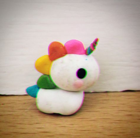 Unicorn bak klei Easy Clay Models, Clay Doh, Clay Unicorn, Unicorn Crafts For Kids, Clay Models, Unicorn Craft, Light Clay, Diy Air Dry Clay, Easy Animals