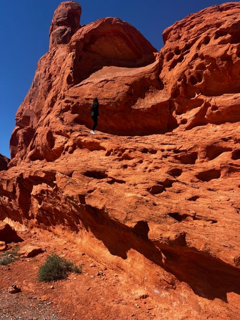 Orange Rocks, Orange Granola, Travel Tracker, Nomad Travel, Granola Girl Aesthetic, Travelling The World, Hiking With Kids, Mountain Travel, Mountain Life