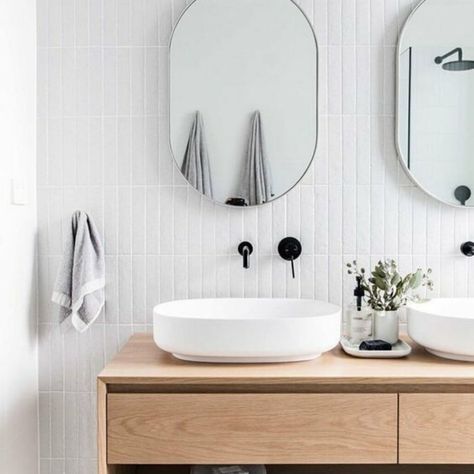 Black Bathroom Taps, White Tub, Black Taps, Small Bathroom Vanities, Bathroom Tub, Gorgeous Bathroom, Bathroom Countertops, Trendy Bathroom, Bad Design