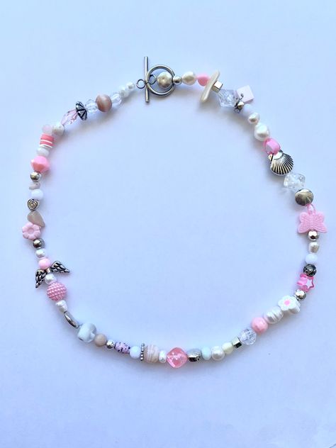 Pink beaded necklace Pink And White Beaded Necklace, Bracelet Business, Pink Beaded Necklace, White Beaded Necklace, Beaded Necklaces, Sweet Pea, Pink And White, Beaded Necklace, Beaded Bracelets