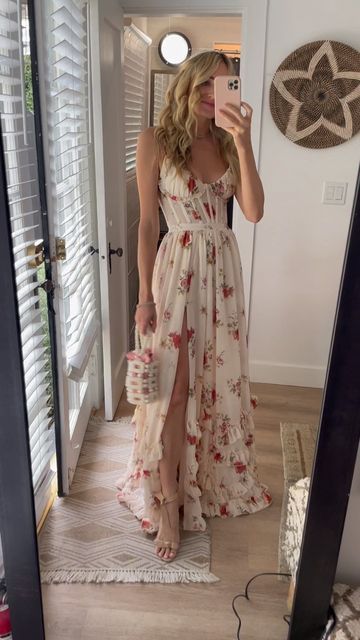 V. Chapman on Instagram: "The Carmen Dress in Natural dainty floral is a dream ❤️🌸" Flower Dresses Formal, Long Flower Dress Casual, Cottagecore Dresses Formal, Things To Wear To A Wedding As A Guest, Floral Prom Dress Vintage, Formal Boho Dress, Floral Graduation Dress, Feminine Dresses Romantic, Prom Dresses Flowers