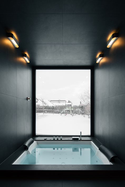 Gallery of Viba's Sauna / Spot Architects - 5 Bath With View, Interior Design Examples, Modern Bathtub, Luxury Boat, Minimal Interior Design, Sauna Design, Sauna Room, Home Luxury, 아파트 인테리어