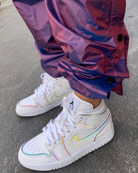 𝙼 𝙴 𝚁 𝚈 𝙻   𝙼 𝙾 𝚆  🧿 on Instagram: “🌈 #jordan #jordan1 #nike #jordan1iridescent” Purple Jordan Aesthetic, Jordan 1 Mid Reflective, Jordan 1 Pirple, Purple Mid-top Jordan Shoes For Streetwear, Jordan 1 Iridescent, White Shoes Outfit, Casual Shoes Women Sneakers, Nike Sneakers Outfit, Nike Fashion Shoes