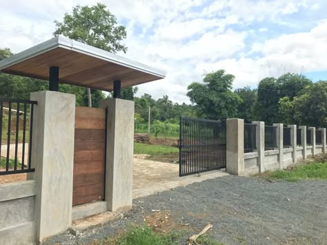 Estate Gates, Midcentury Architecture, Philippine Houses, Fence Gate Design, House Fence Design, Privacy Fence Designs, Brick Fence, Front Gate Design, Entrance Gates Design